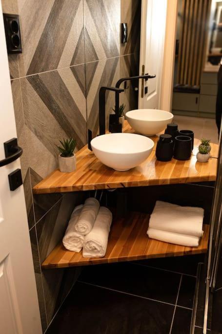 Blue Moon. Cozy Apartment Near Iulius Mall 클루지나포카 외부 사진